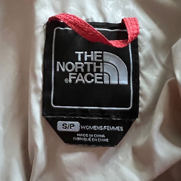 North Face ❤️ Lightweight Puffer Jacket - Picture 11 of 11